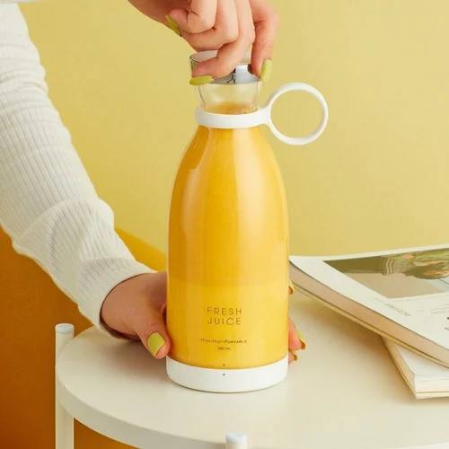 On-the-Go USB Juicer Cup for Healthy Lifestyles