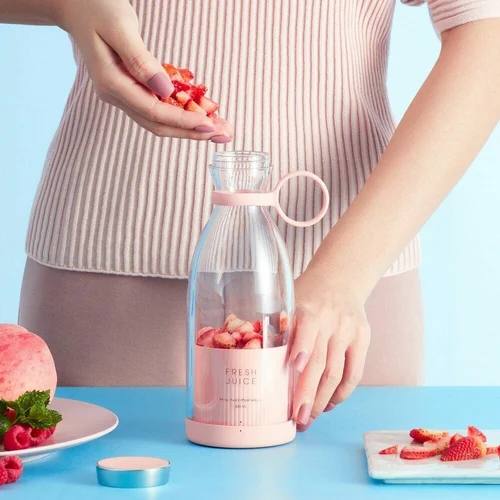 On-the-Go USB Juicer Cup for Healthy Lifestyles